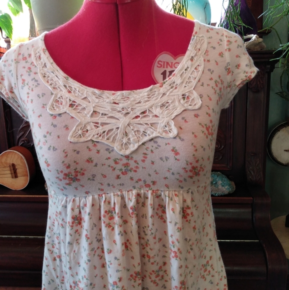 Cute First Floral babydoll tunic top. Dress - Picture 5 of 5